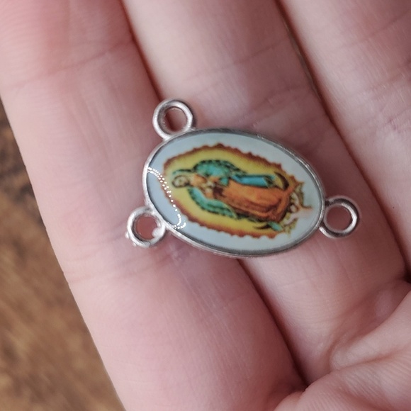 Mary pendant intricate coloring‎ - Picture 2 of 2